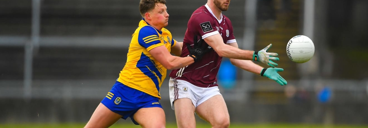 Eoghan Kelly, Galway, and Conor Cox, Roscommon, in Allianz Football League Division One action at Pearse Stadium. Photo by Ray Ryan/Sportsfile